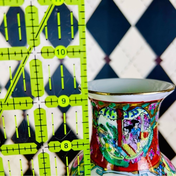 Rose Medallion Vase Pair Porcelain Hand-Painted w/ Stands & Red Presentation Box - Picture 7 of 14